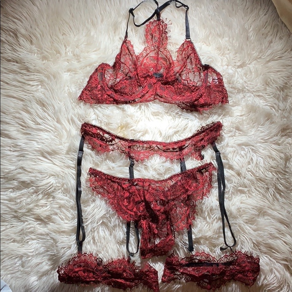 Lingerie set never worn maroon